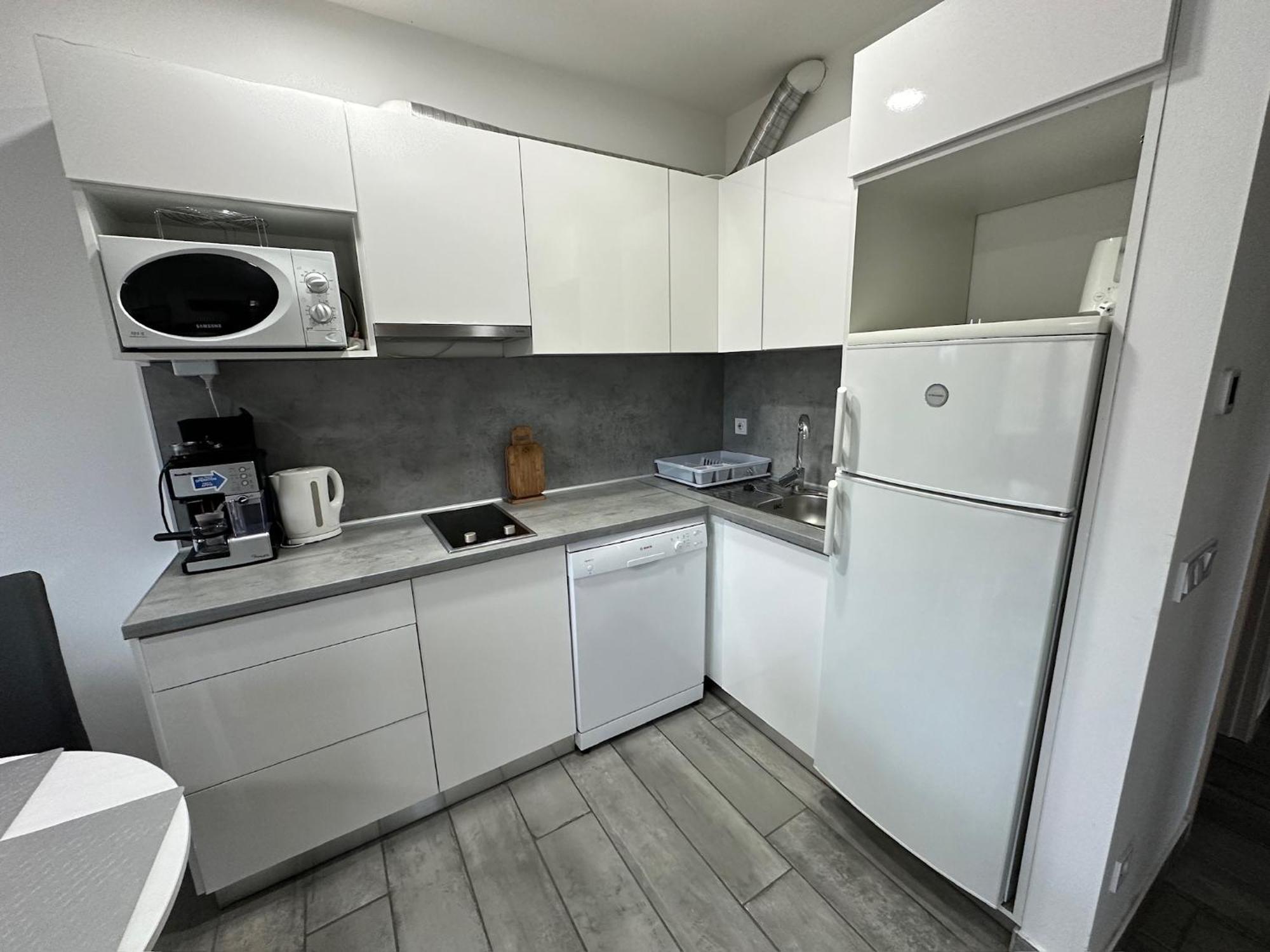 Mifi Apartman Balatonlelle Exterior photo