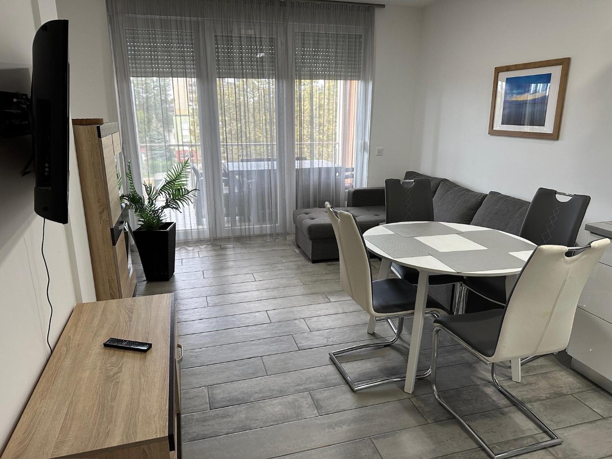 Mifi Apartman Balatonlelle Exterior photo